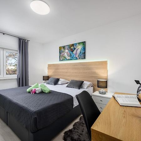 Apartment S&M Heart Of Pula Ngoại thất bức ảnh