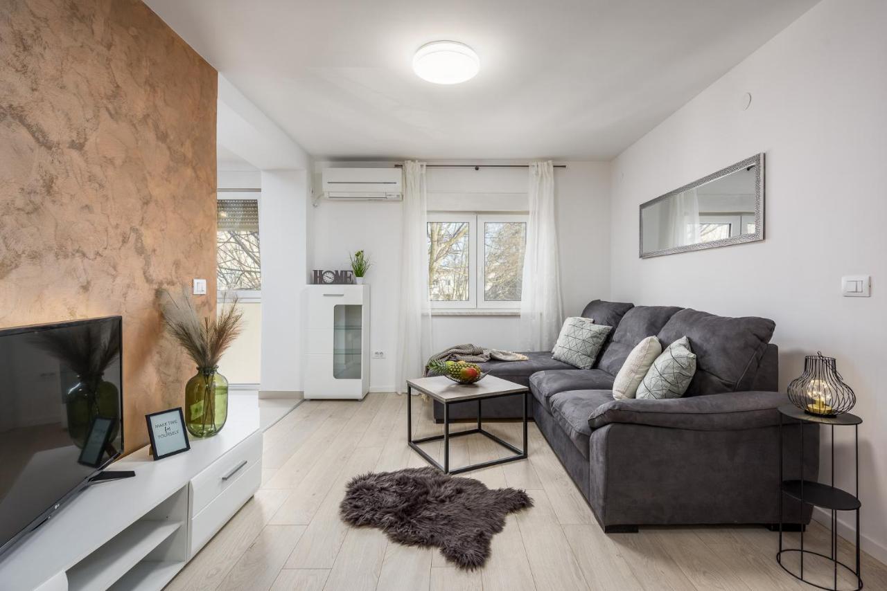 Apartment S&M Heart Of Pula Ngoại thất bức ảnh