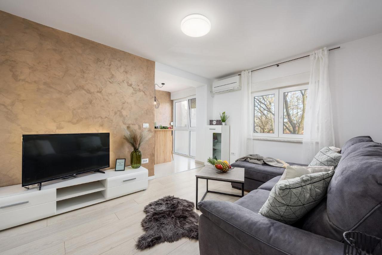 Apartment S&M Heart Of Pula Ngoại thất bức ảnh
