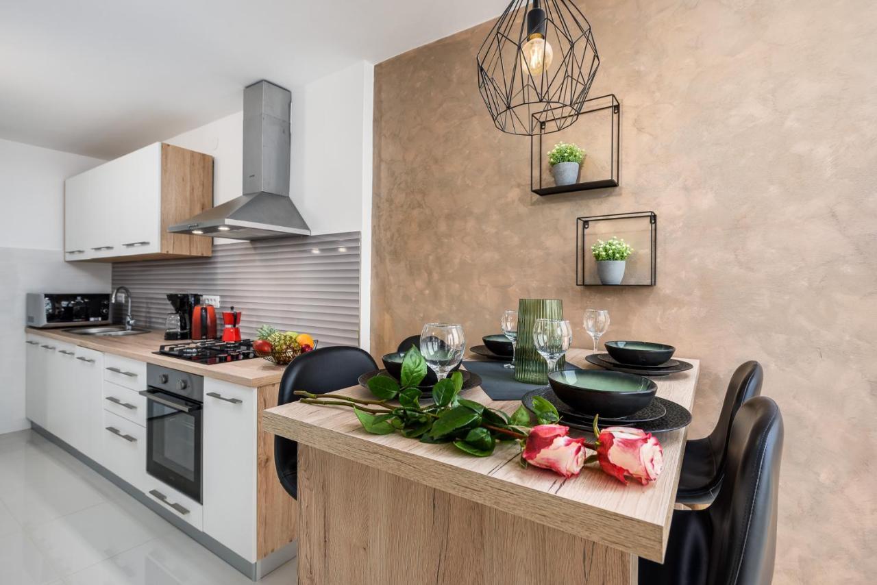 Apartment S&M Heart Of Pula Ngoại thất bức ảnh