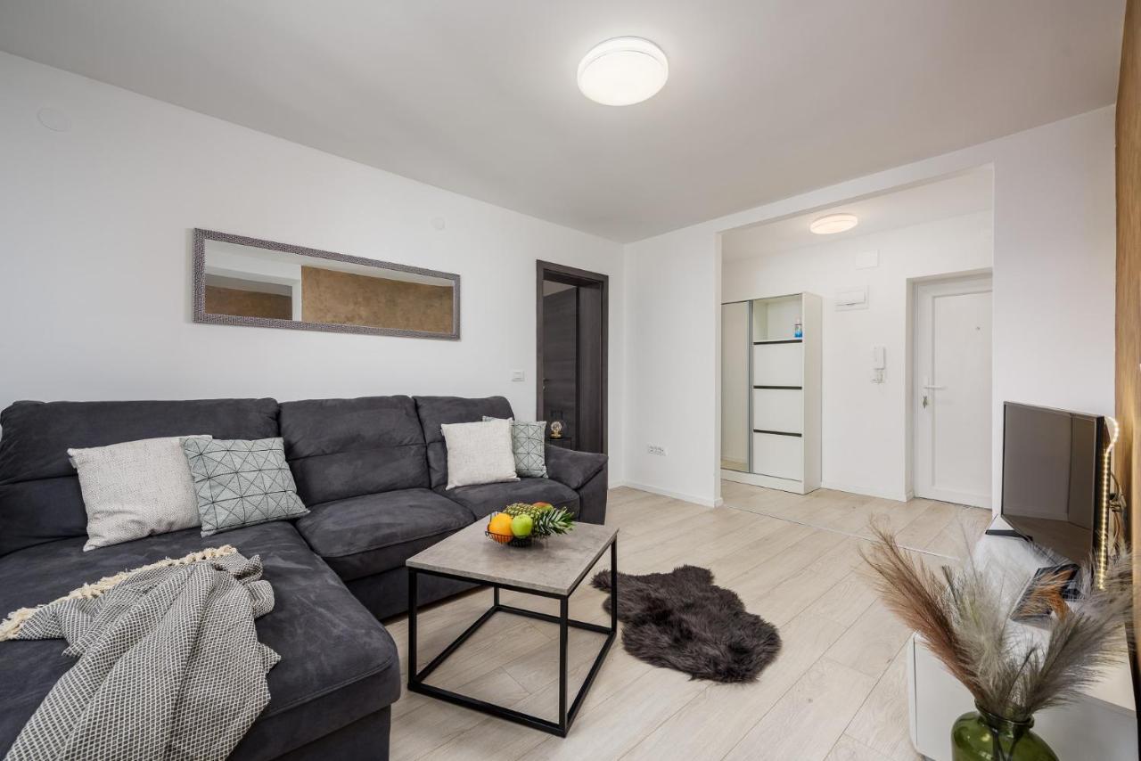 Apartment S&M Heart Of Pula Ngoại thất bức ảnh
