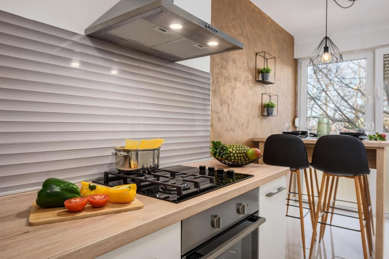 Apartment S&M Heart Of Pula Ngoại thất bức ảnh