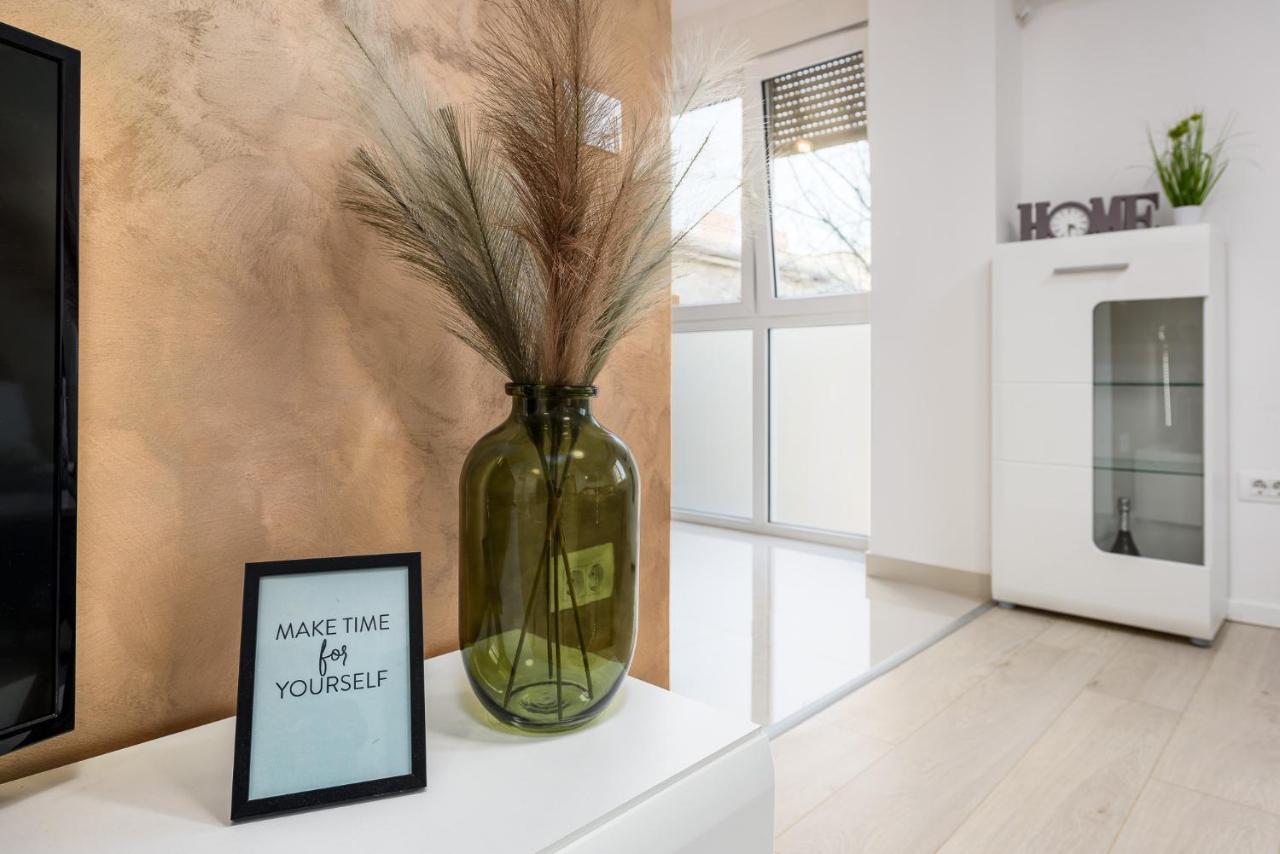 Apartment S&M Heart Of Pula Ngoại thất bức ảnh